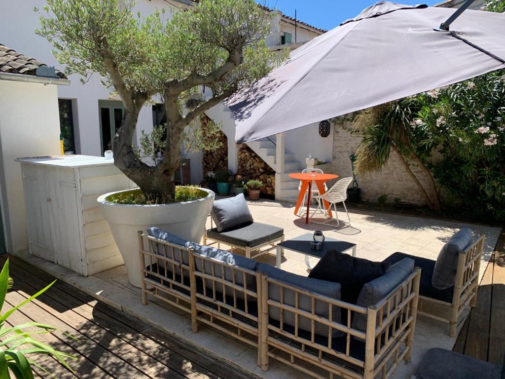 Maison Face Au Soleil 勒布瓦普拉热雷 外观 照片